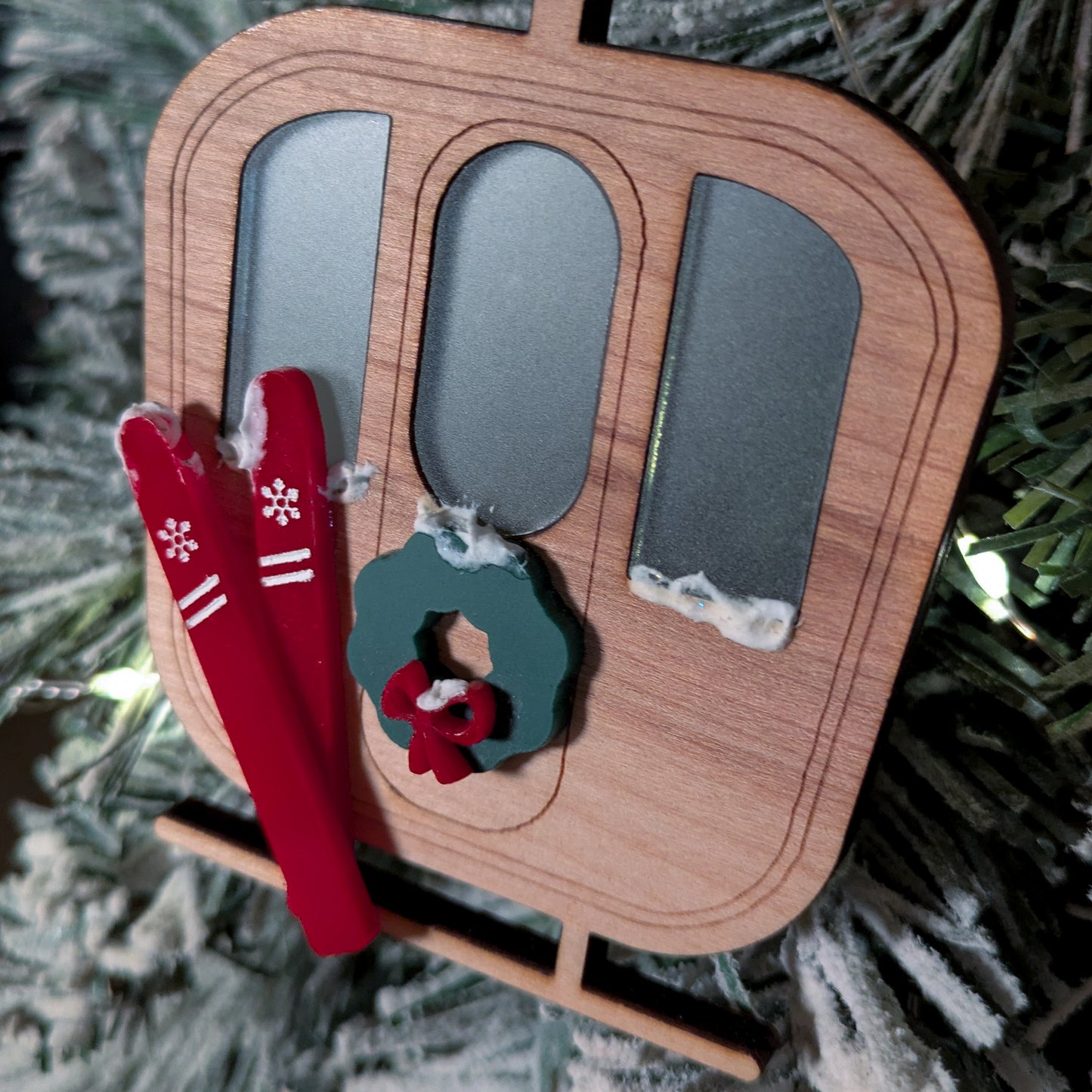 Ski Gondola Christmas Ornament – Wooden Ski Lift Decoration with Wreath & Skis – Winter Sports Holiday Gift