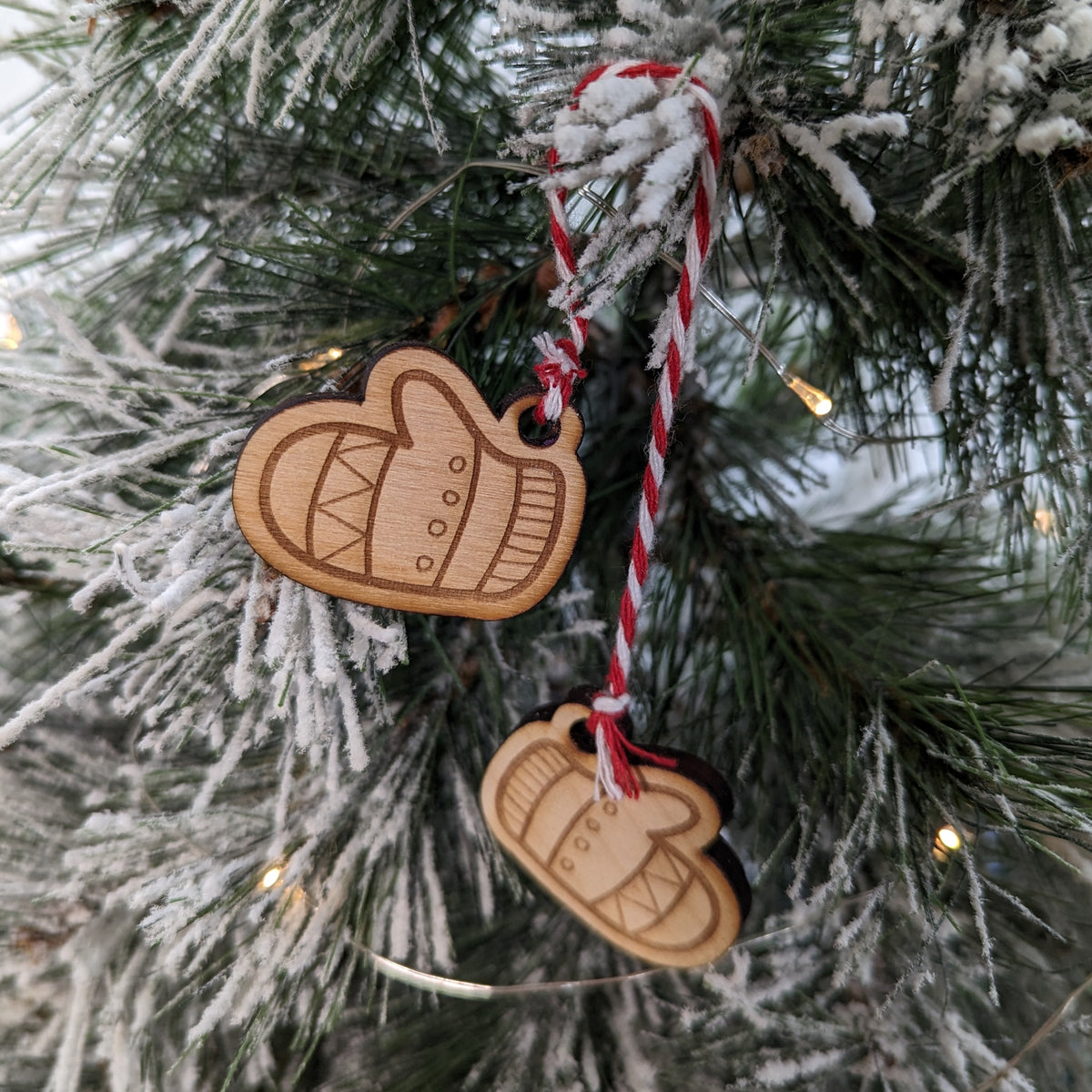 Mittens Christmas Ornament – made by Cabin Design Co. in Cornwall, Ontario