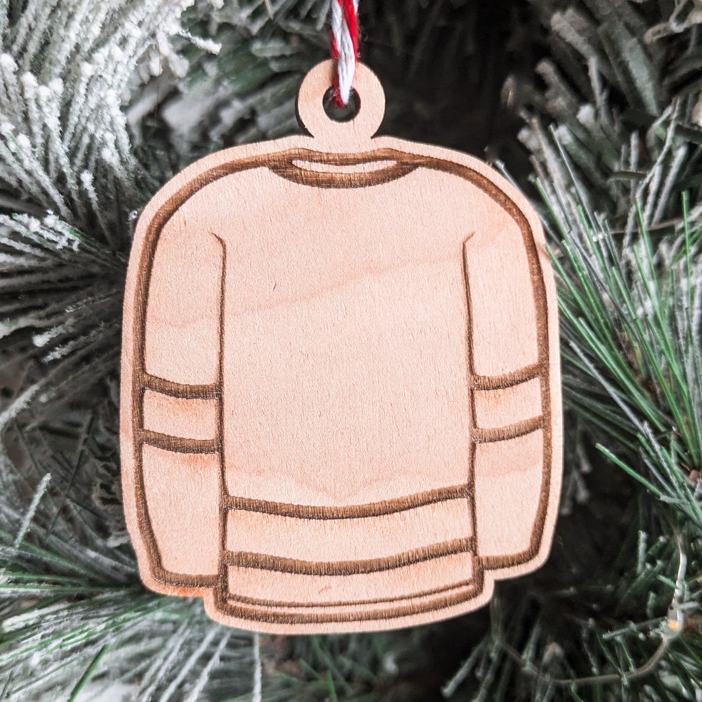 Custom Hockey Jersey Ornament – Personalized Wooden Sports Ornament with Jersey Number & Name – Team Gift, Hockey Player Keepsake