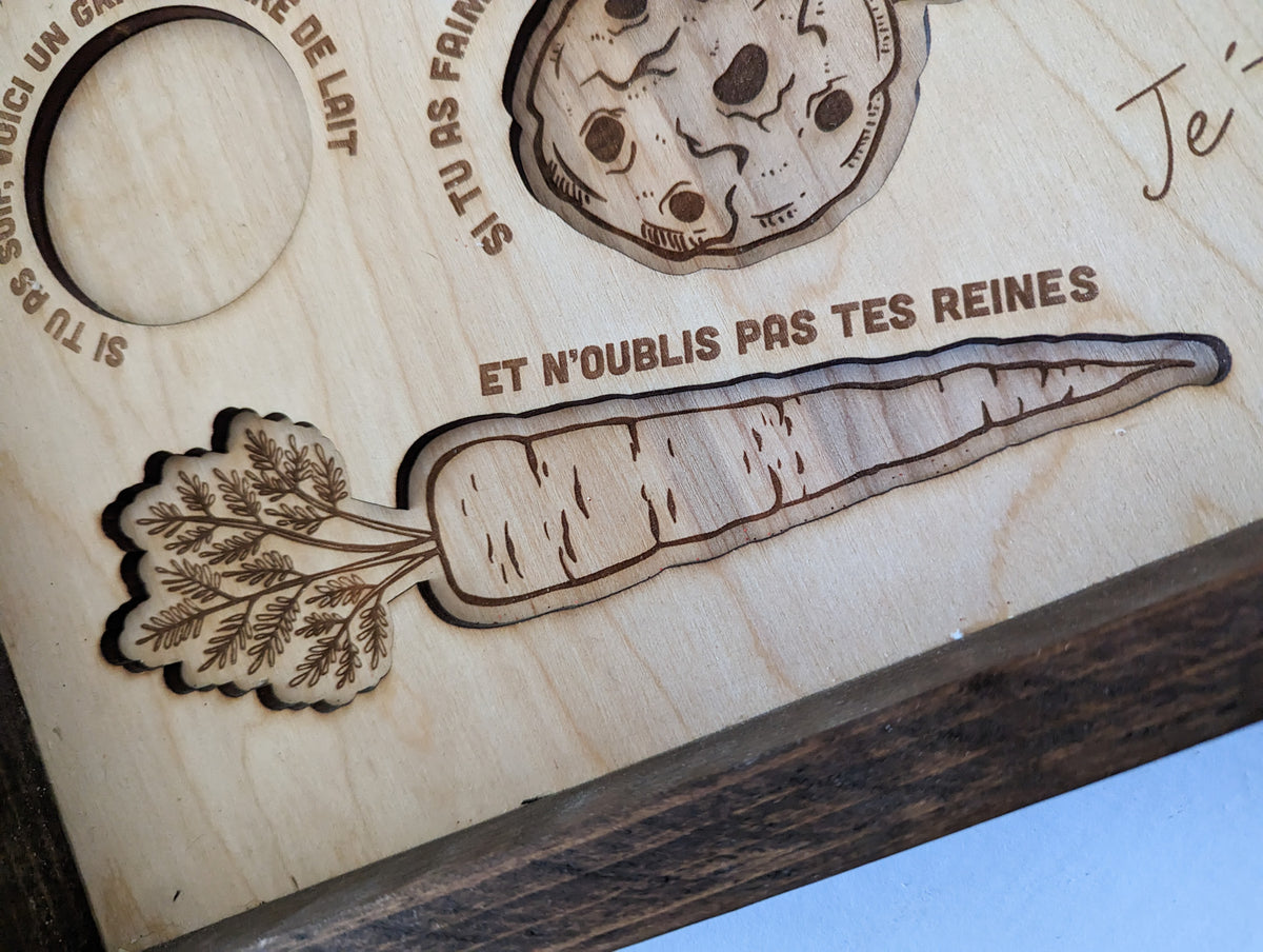 Santa Cookie Tray – detail
