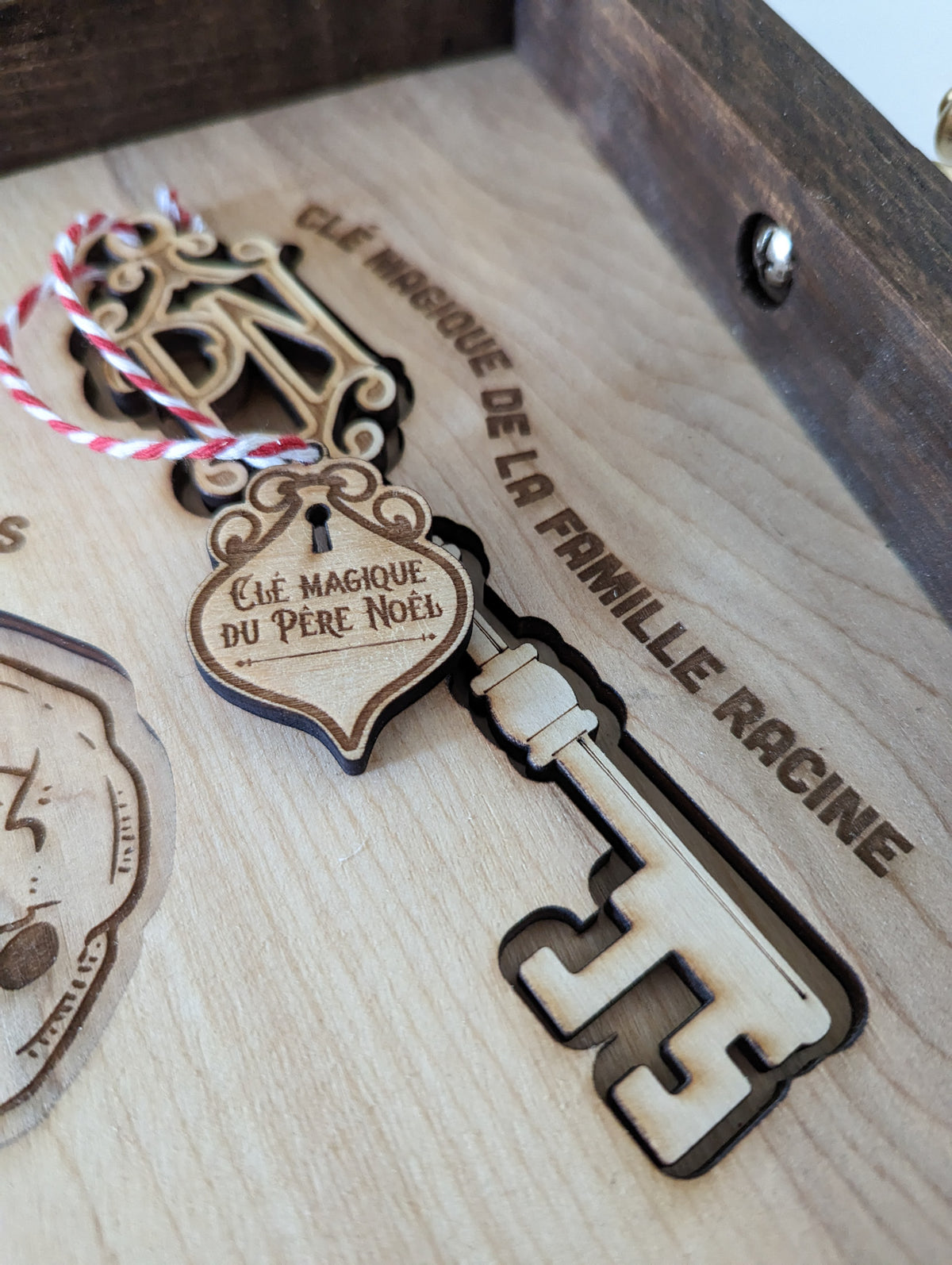 Santa Cookie Tray – detail